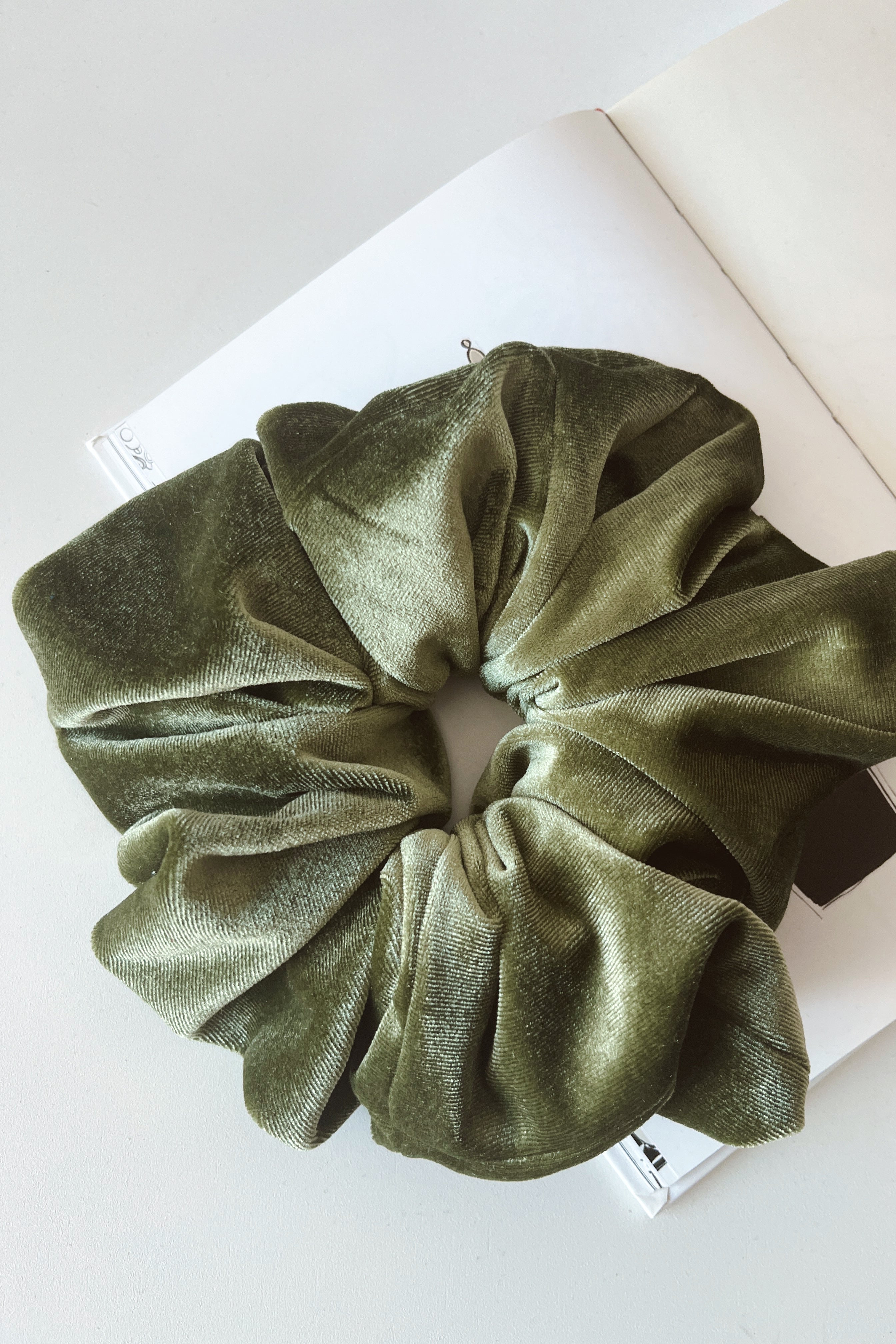 Accesorio Colet Verde Oliva Terciopelo